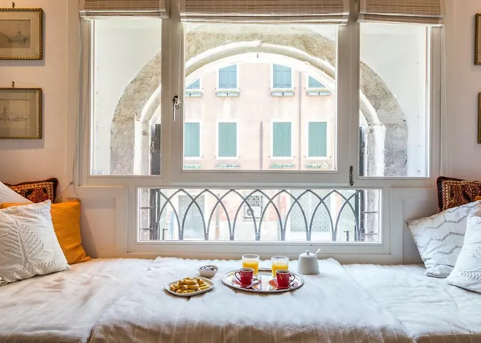 Ca' Tintoretto Canal View Apartamento Veneza