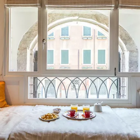 Ca' Tintoretto Canal View Appartement Venetië